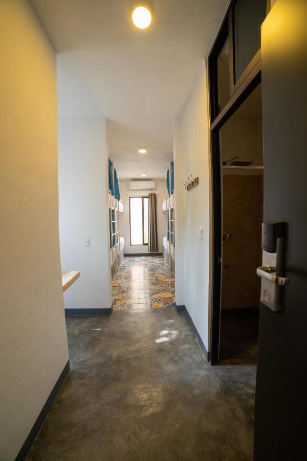 New Friends Hostel & Bar Adults Only Валядолид Екстериор снимка