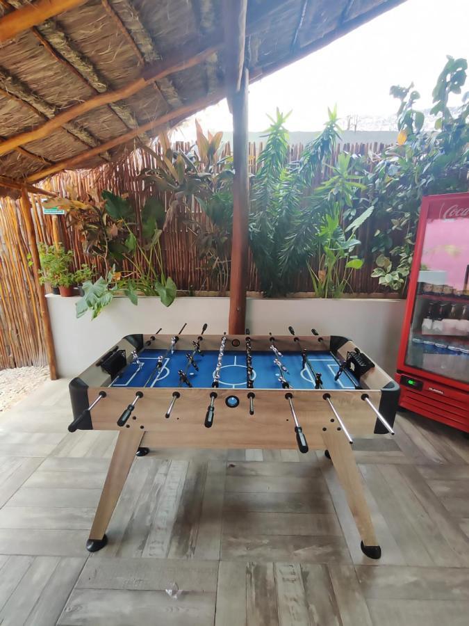 New Friends Hostel & Bar Adults Only Валядолид Екстериор снимка